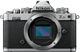 Nikon Z fc + Nikkor Z DX 18-140 VR vorne