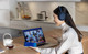 Sony WH-1000XM5 Blau produkt in gebrauch