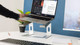 BlueBuilt Vaste Laptopstandaard 10 - 17 Inch product in gebruik