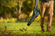 Bosch Advanced Leaf Blower 36V-750 Set product in use
