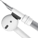 KeyBudz AirCare Cleaning Kit voor AirPods en AirPods Pro product in gebruik