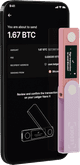 Ledger Nano X Pastel Pink product in gebruik