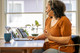 Poly Voyager 4320 MS Draadloze Office Headset product in gebruik