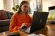Poly Voyager Legend 30 Bluetooth-Headset produkt in gebrauch