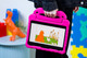BlueBuilt Apple iPad (2025/2022) Kids Cover Roze product in gebruik