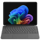 Microsoft Surface Pro Type Cover 12 Inch met Slim Pen Lei QWERTY product in gebruik