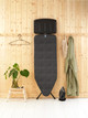 Brabantia Strijkplank C 124 x 45 cm Denim Black Stoomunithouder product in gebruik