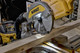 DeWalt DWS777-QS product in gebruik